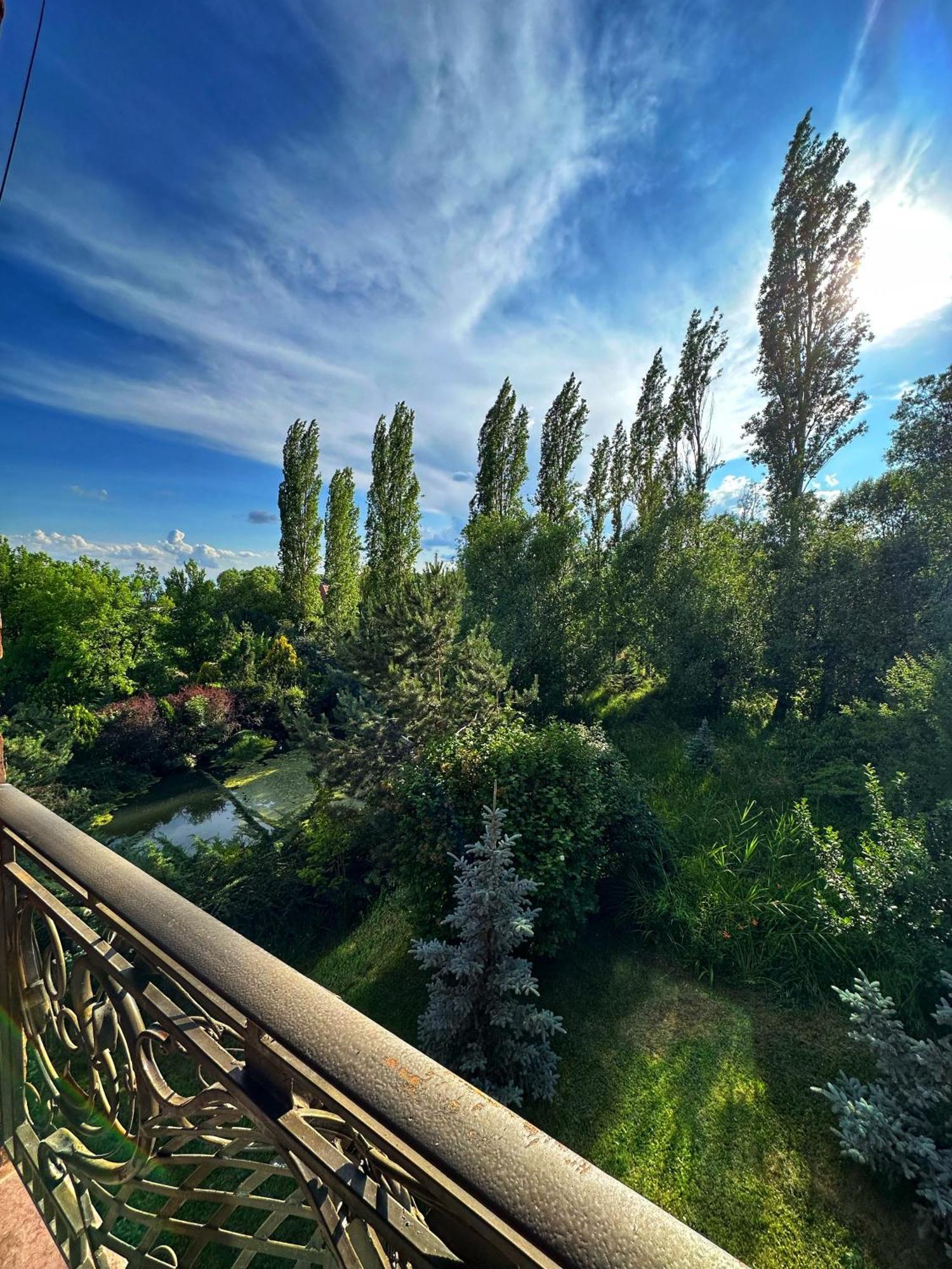 Ma Byurakan Exterior foto